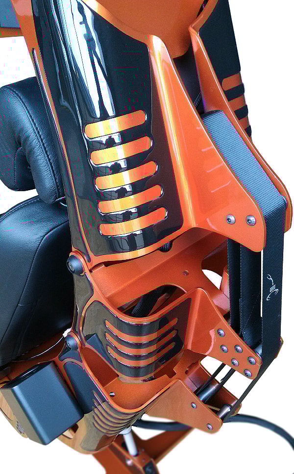 MWE Lab Emperor XT gaming chair - back vertebra.jpg The chair's