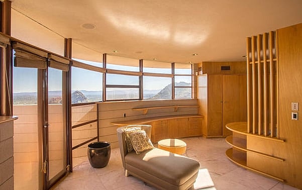Frank Lloyd Wright last house designed - foyer.jpg A foyer provides more views and lounging.