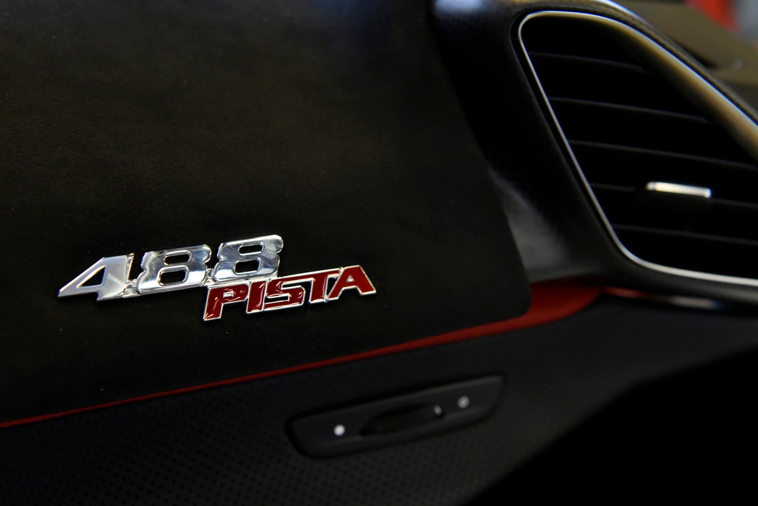 Ferrari 488 Pista red11