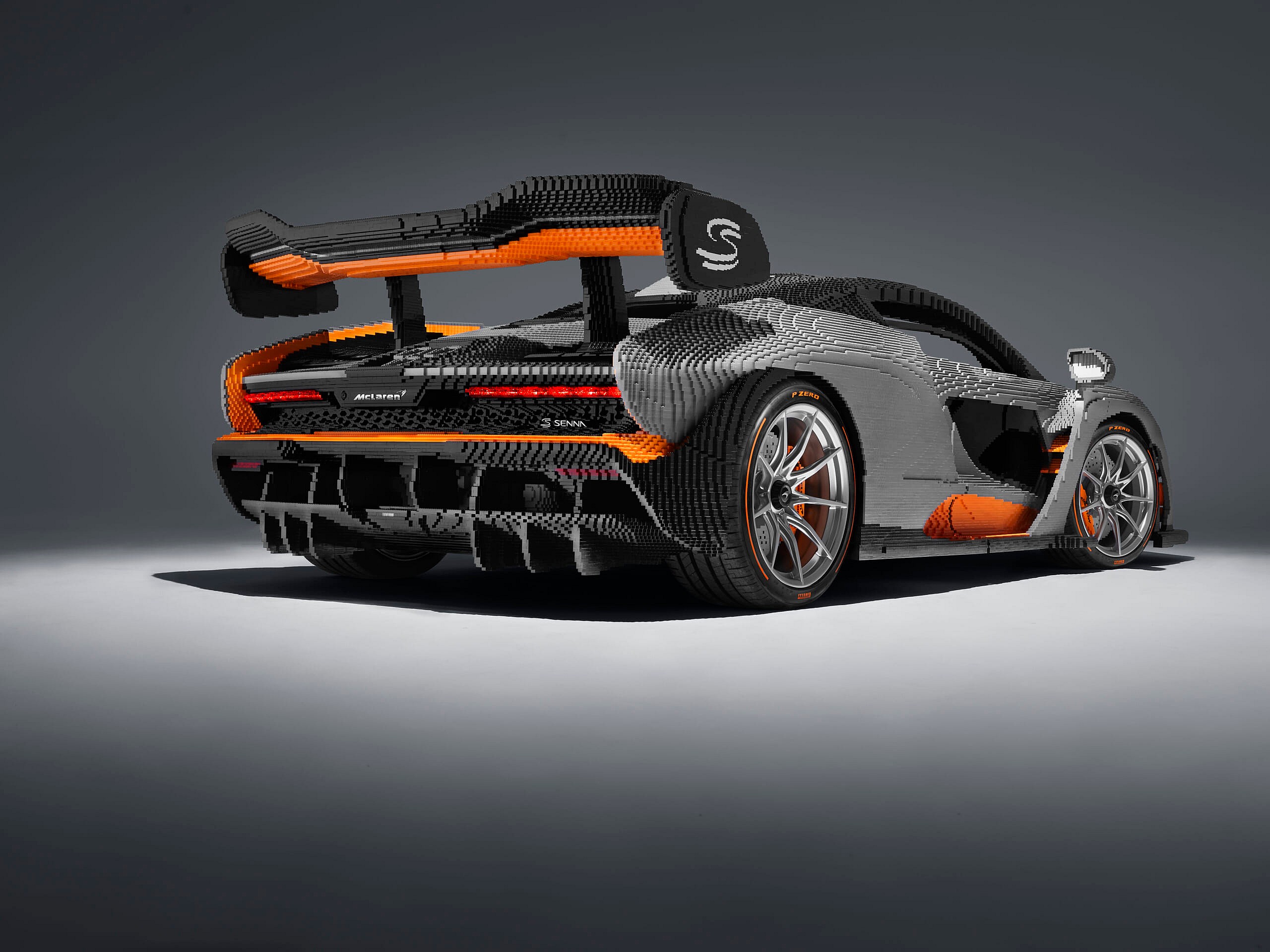 LEGO McLaren Senna  (2)