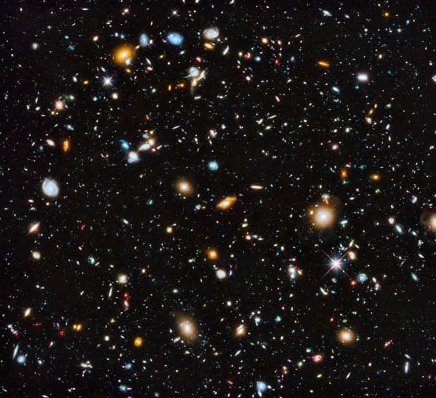 Stunning Hubble Telescope Pic Will Transport You to a Galaxy Far, Far Away placeholder caption
