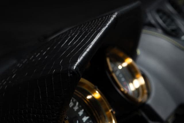 dartz-black-alligator-6-640x427-c