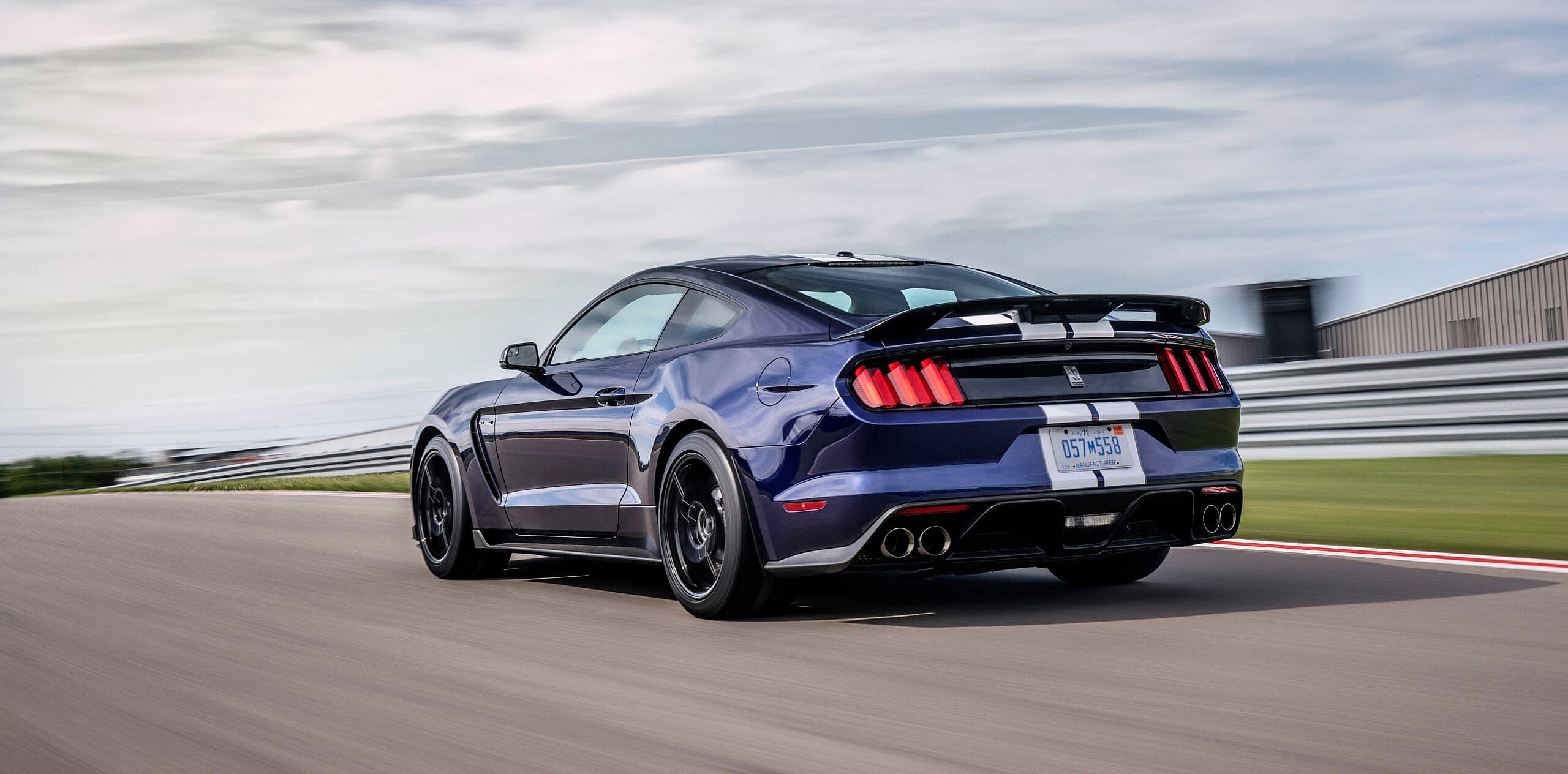 ShelbyGT350_07_HR