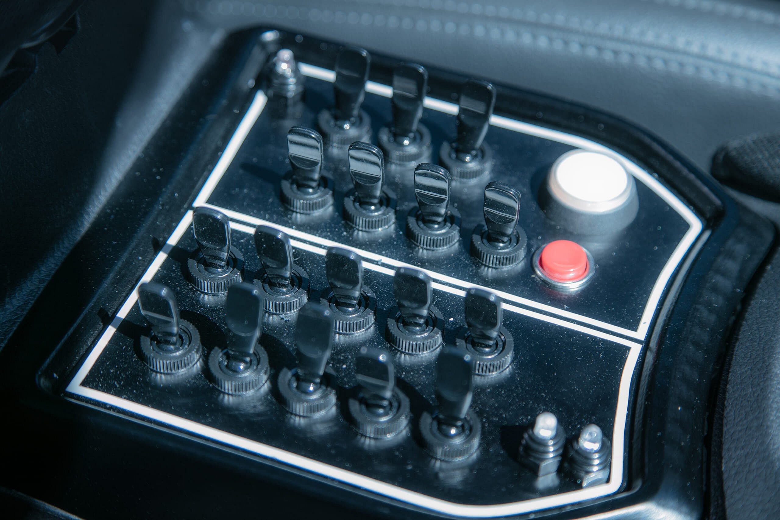 Nissan___Rogue_____Star_Wars_themed_show_vehicle_3