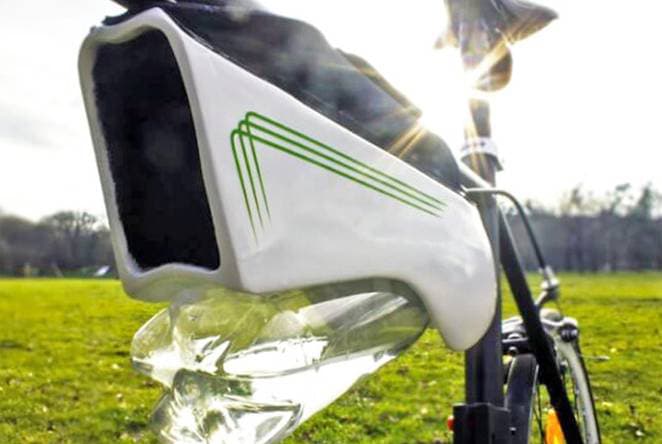 Fontus self-filling bottle