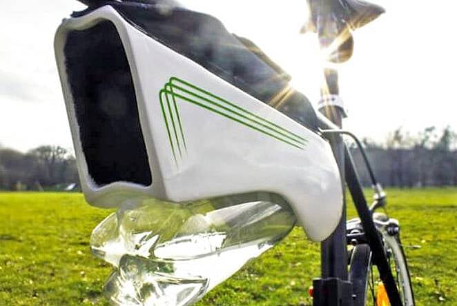 Fontus self-filling bottle