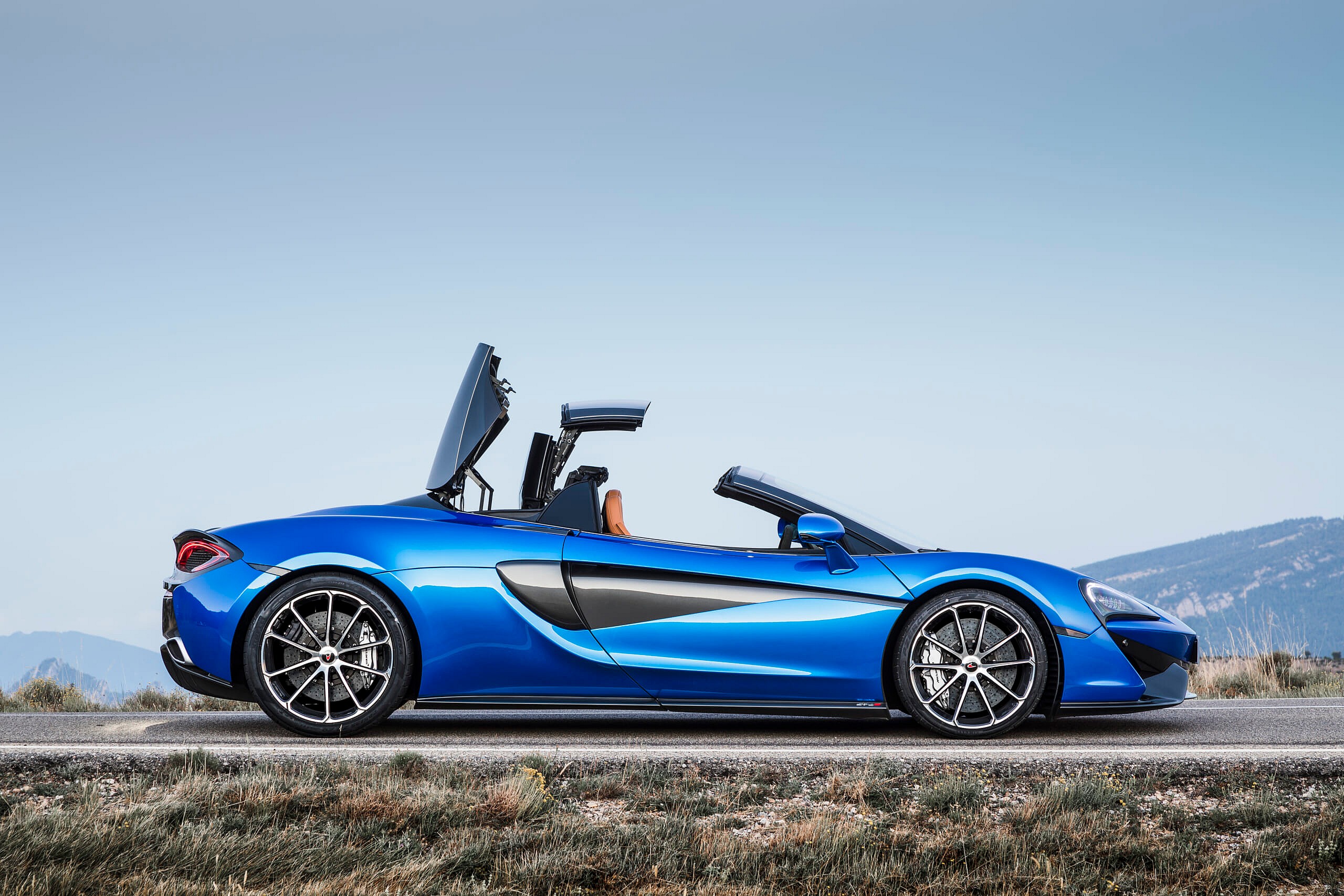 Large-7967-McLaren570SSpider-VegaBlue