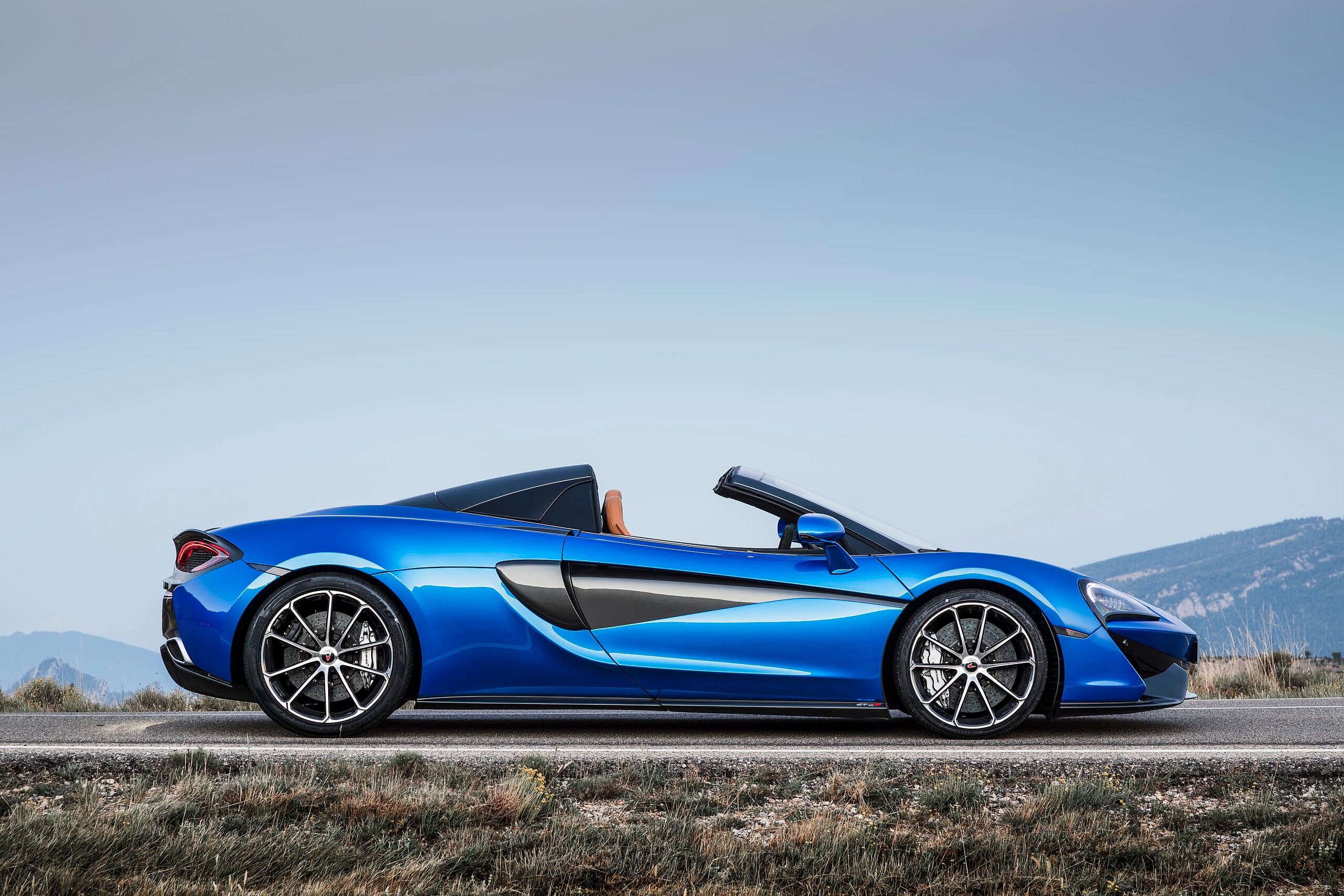 Large-7968-McLaren570SSpider-VegaBlue