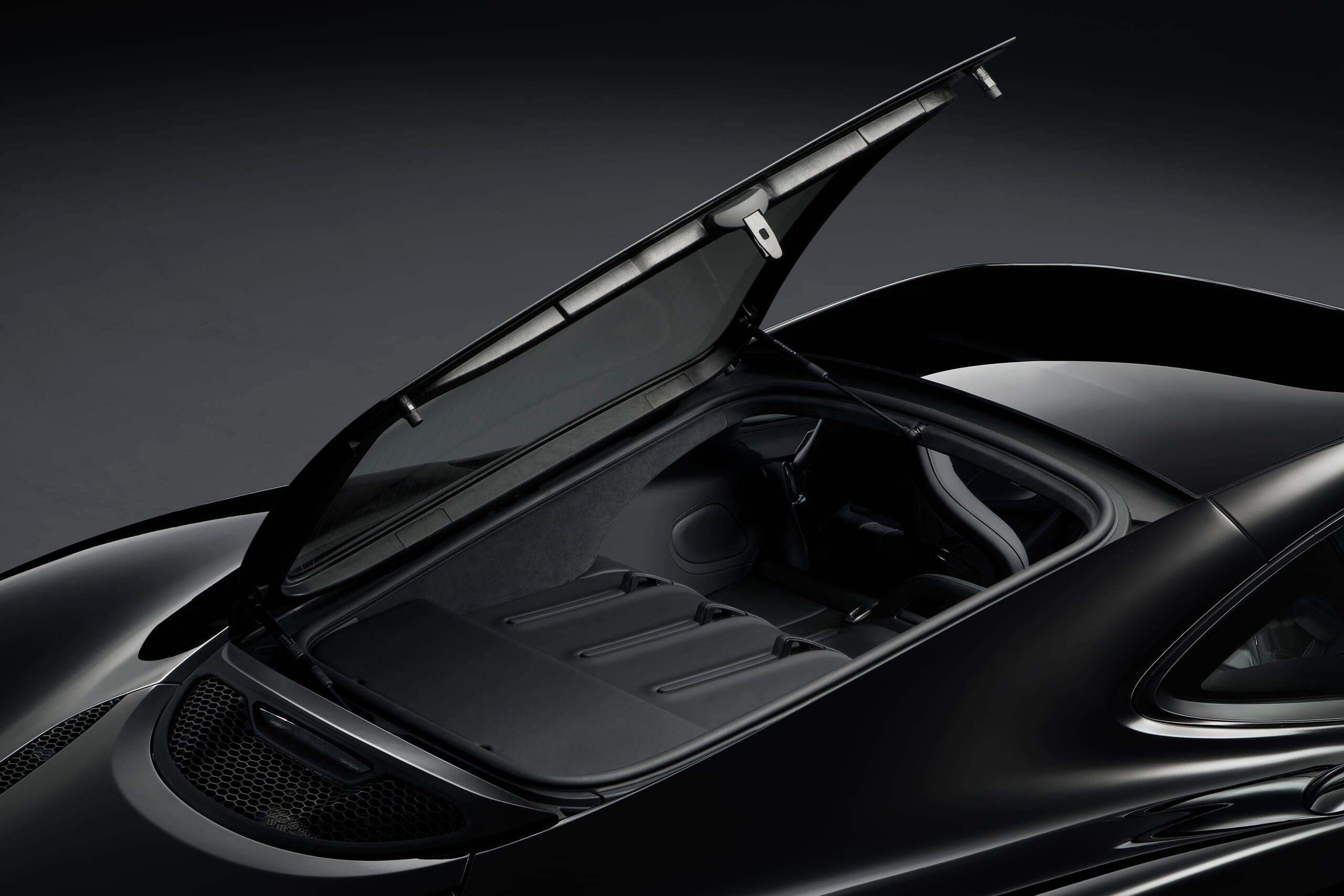 9060MSO-570GT-Black-Collection-06