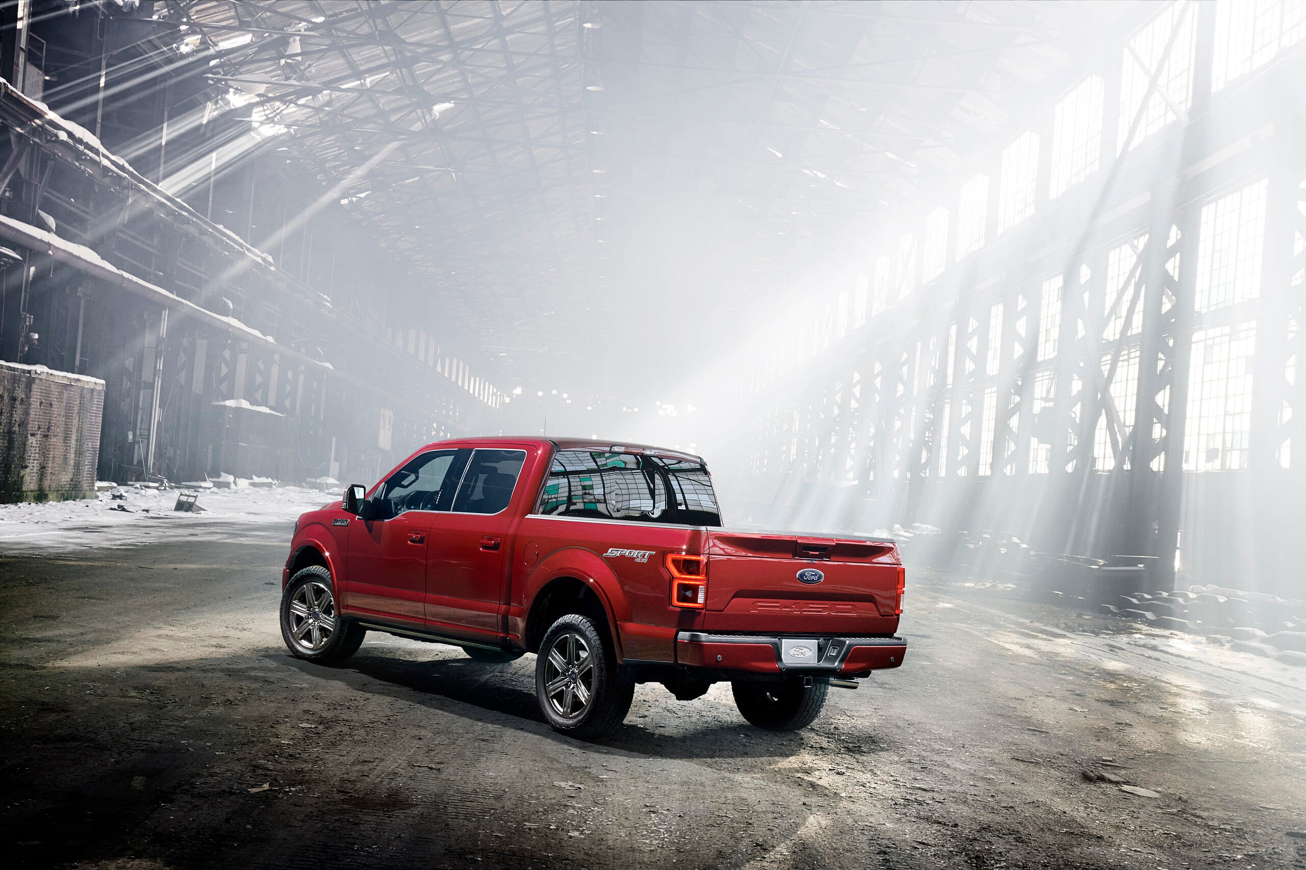 18FordF150_02_HR.jpg