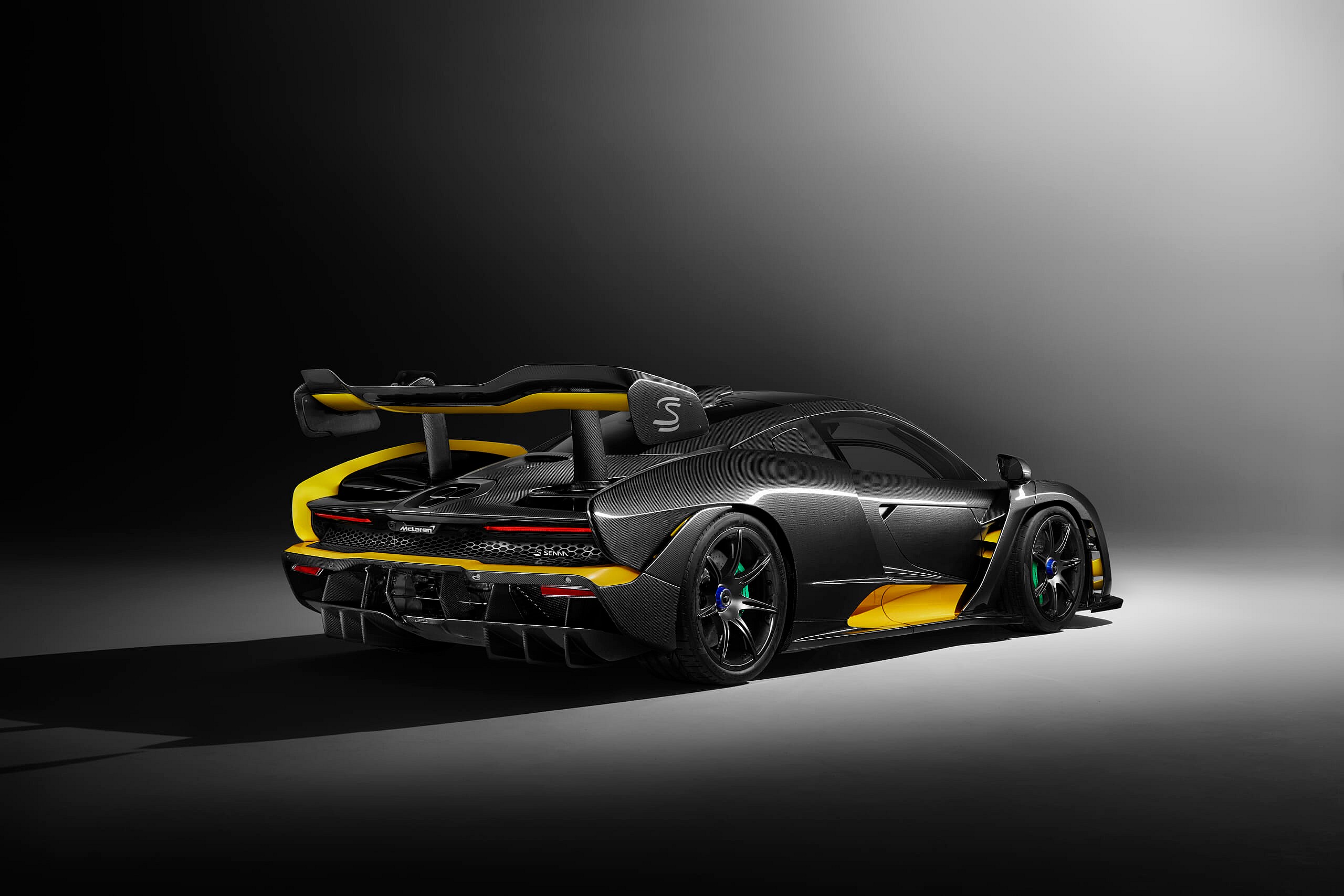 8952-McLaren+Senna+Carbon+Theme+by+MSO_02