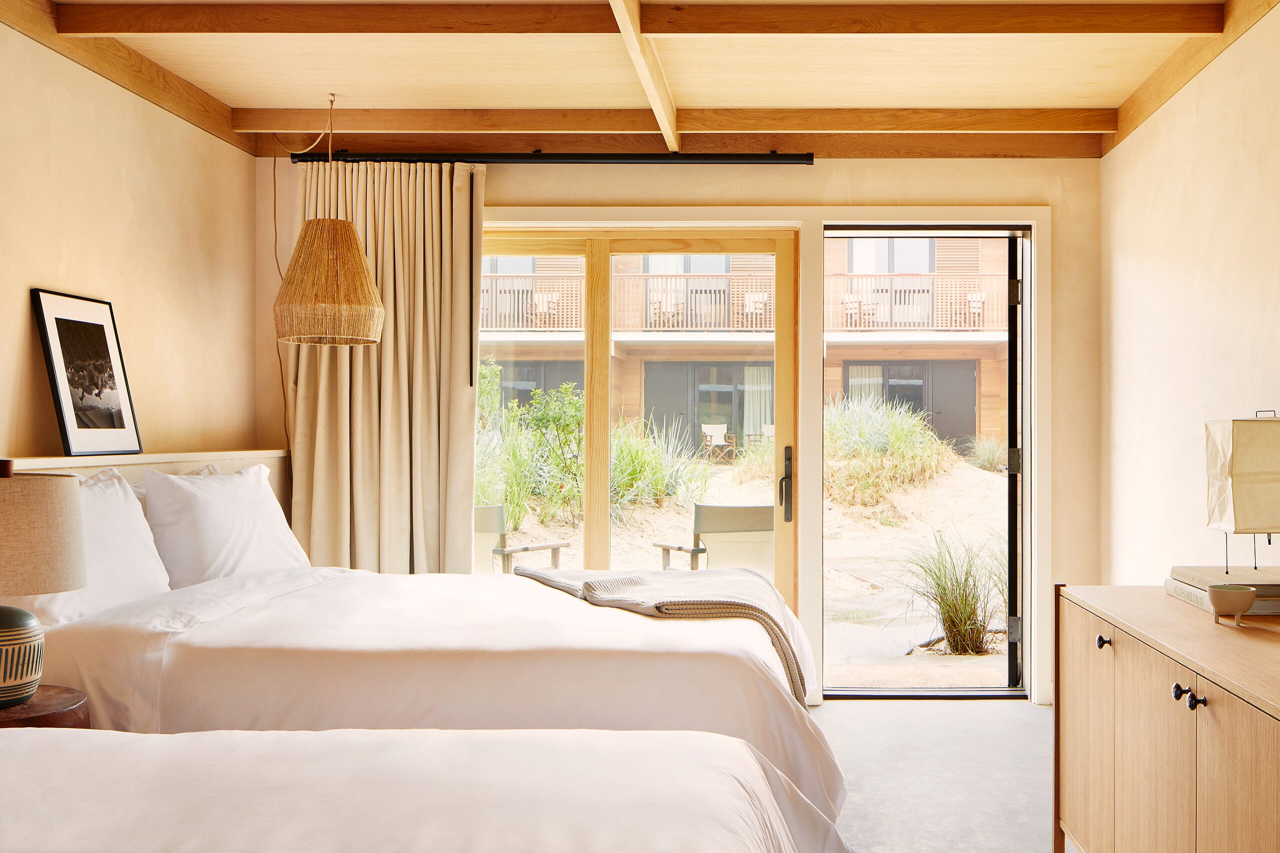 Courtyard Double Queen Room - Read McKendree