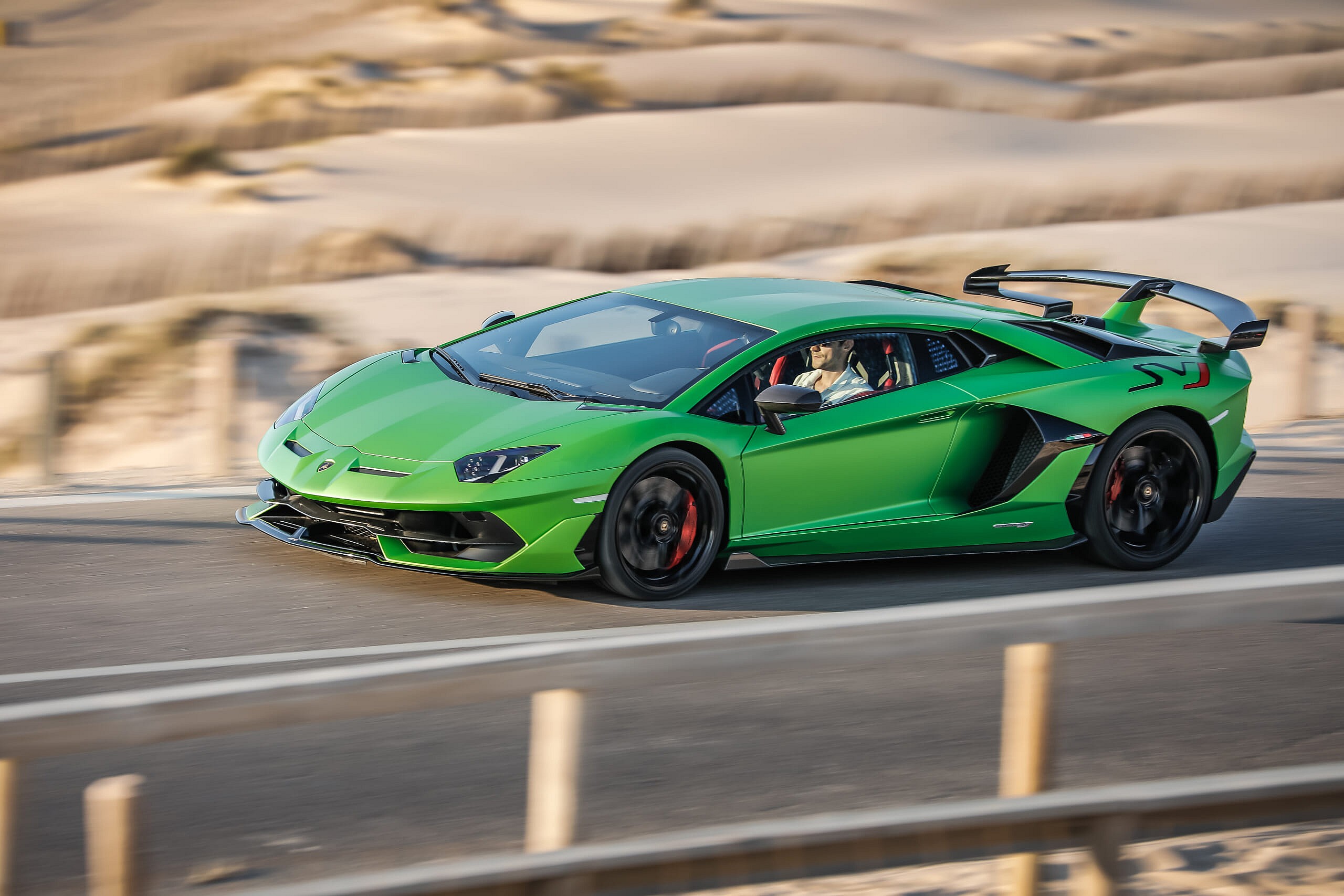 Lamborghini_Aventador_SVJ_Green_Road_15