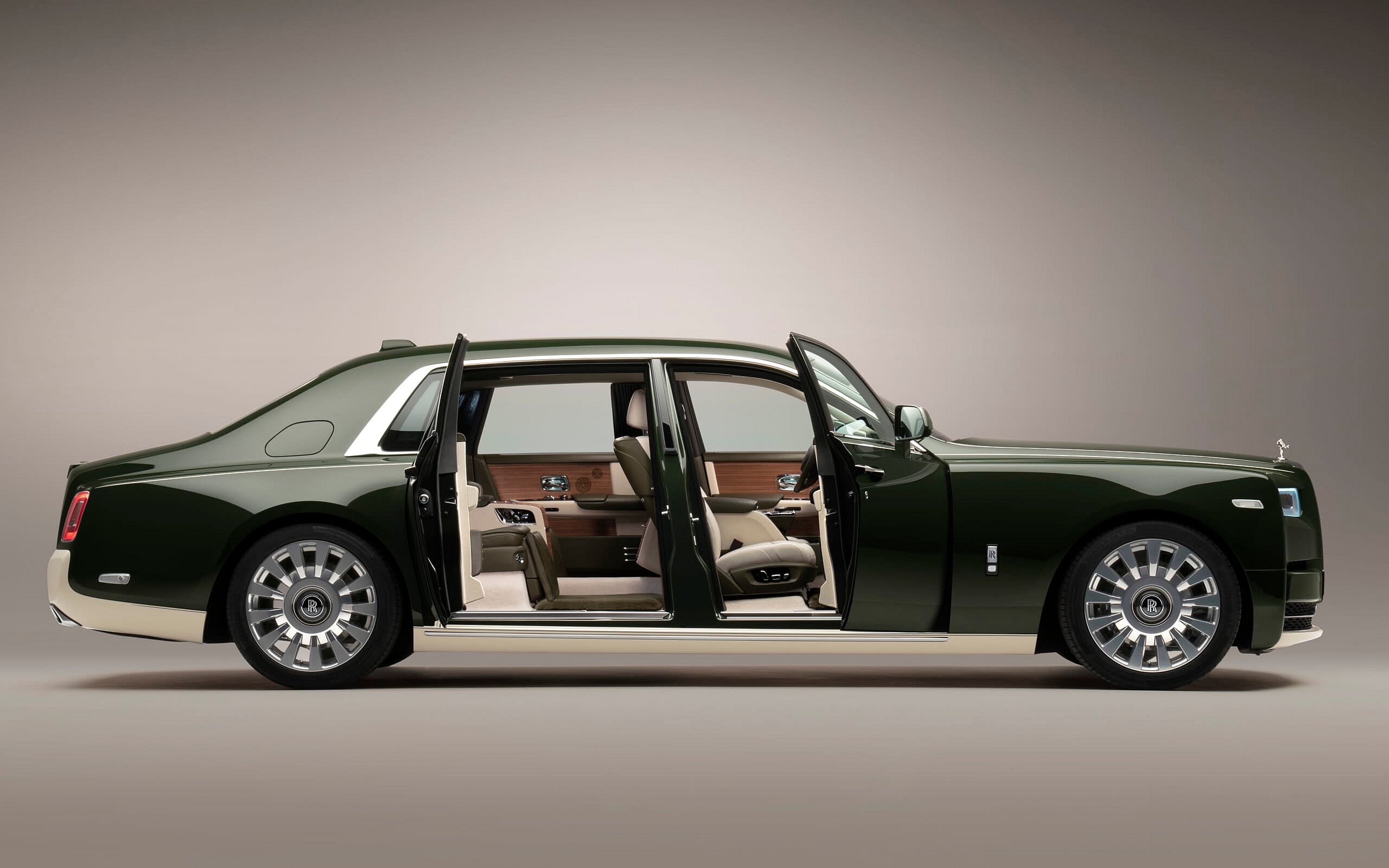 How Rolls-Royce Reached the Pinnacle of Automotive Luxury - Maxim