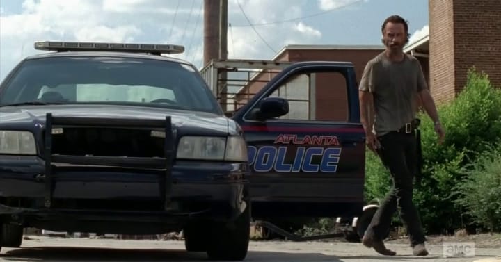 facebook-Linked_Image___walking dead car.png