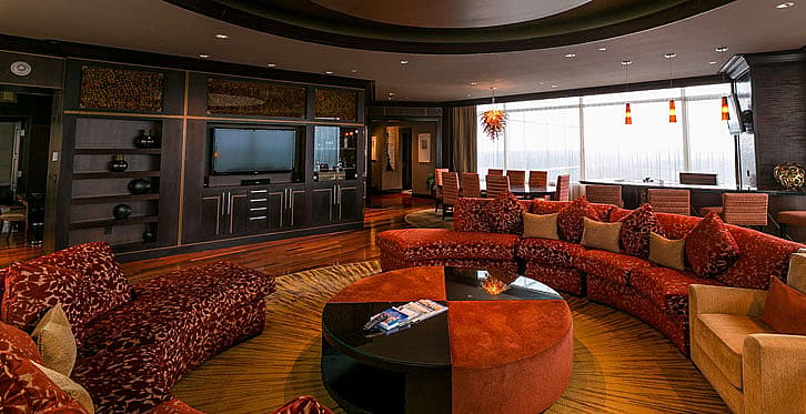 Royal_Suite-Gallery2-726x373