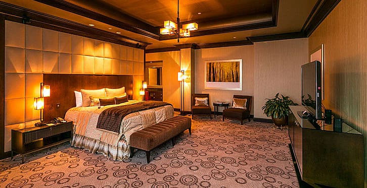 Royal_Suite-Gallery4-726x373