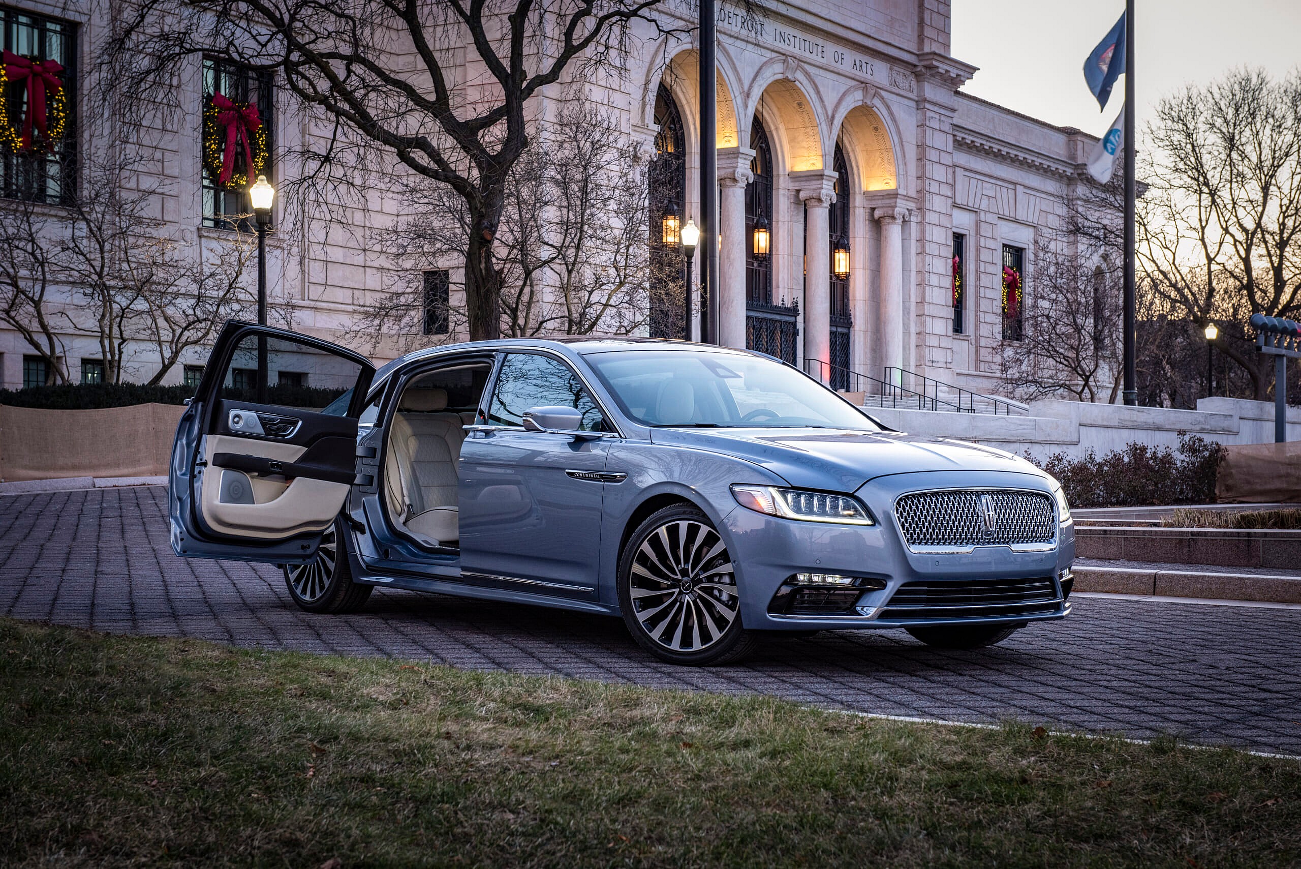 LincolnContinental-CoachDoors_HR_13