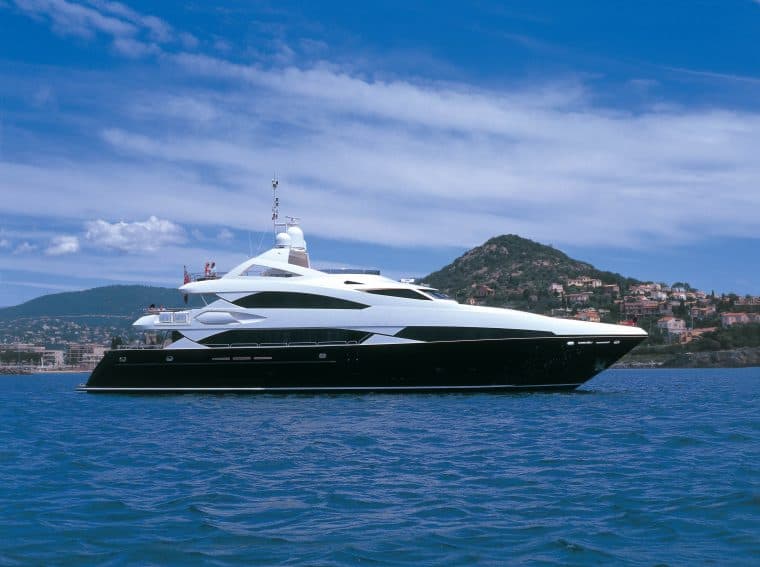 37M-Yacht-760x567.jpg