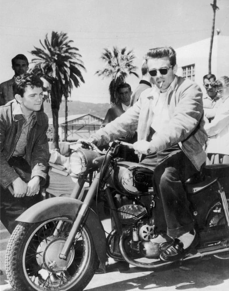 james-dean-wayfarers