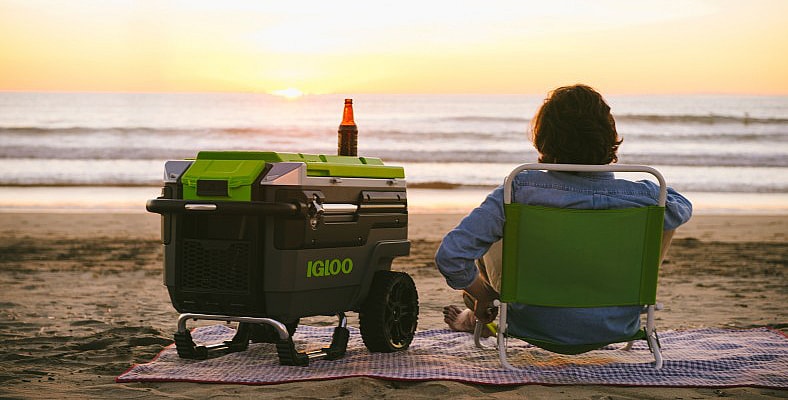 Trailmate's clearance makes for easy travel and cooler contents (Photo: Igloo Products Corp)