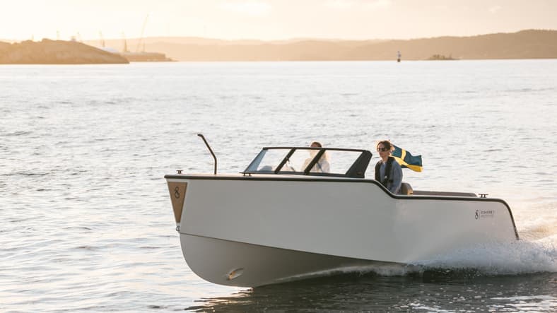 X Shore 1 Daycruiser