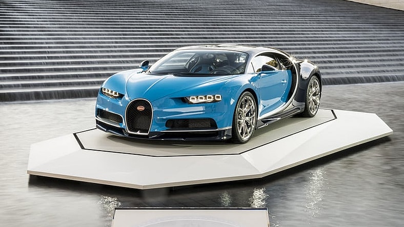 csm_01_Bugatti_Chiron_Fondation_Louis_Vuitton_Paris_84b329693a.jpg