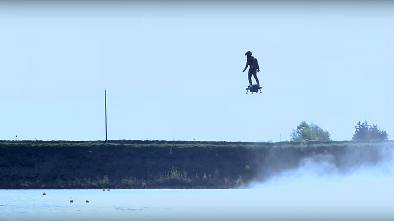 Franky Zapata whooshes over the water