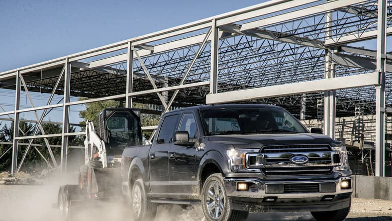 1464639_14_F150_XLTChrome_Cons_Trailer_Action_0470_sd_2500