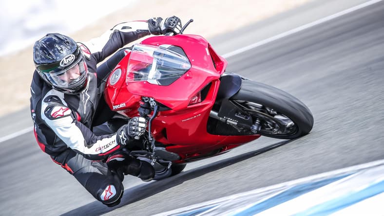 2020 Ducati Panigale V2 Promo