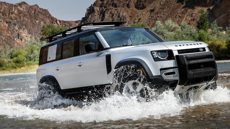 2020 Land Rover Defender Promo