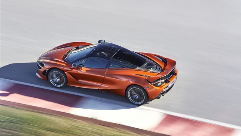 7519-McLaren+720S-20-Action