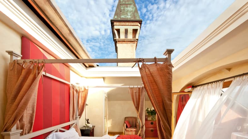 L'Albereta's Cabriolet Suite features a retractable roof