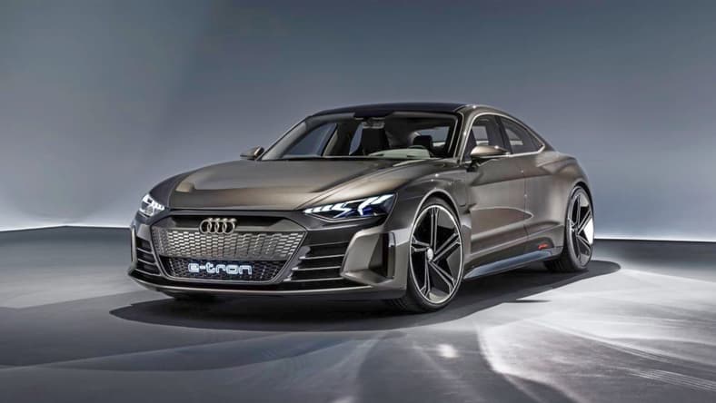 audi-e-tron-1p