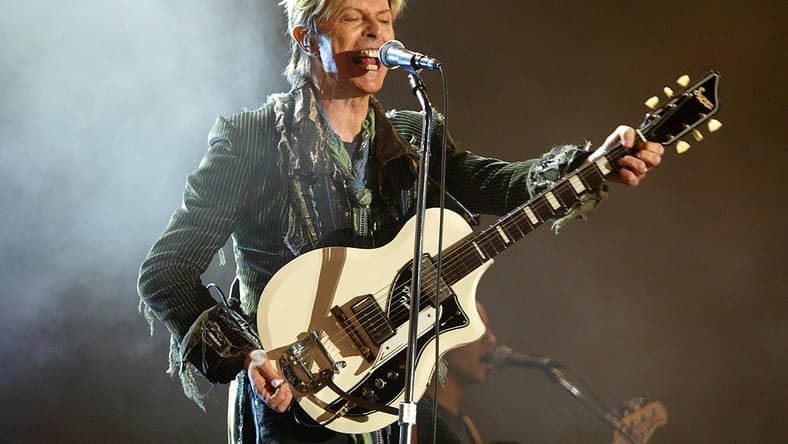 davidbowie_essentialsongs_rip_article.jpg