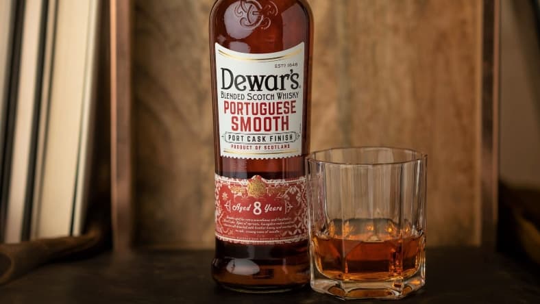 Dewar's 8-Year Portuguese Smooth Cask Finished Whisky Promo