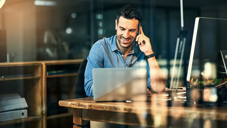 entrepreneur-laptop-main