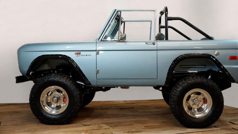 facebook-Linked_Image___Gateway Bronco RestoMod Fuelie_Side