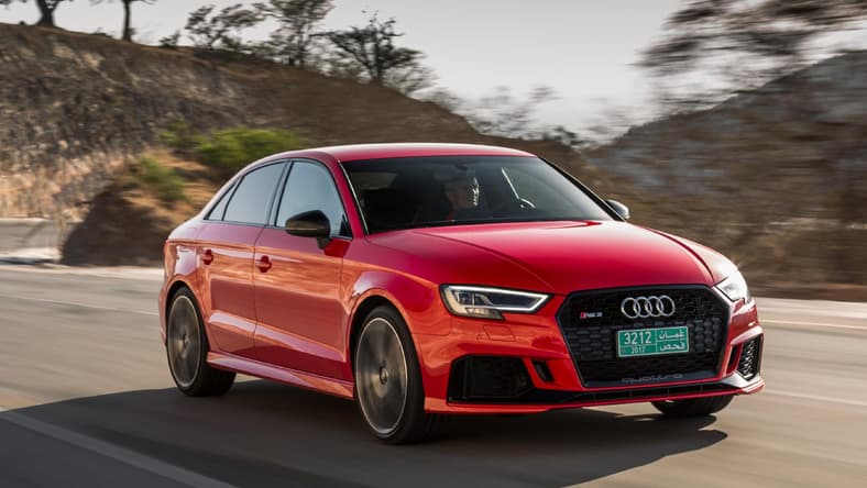 facebook-Linked_Image___Large-2018-Audi-RS-3-sedan-2542