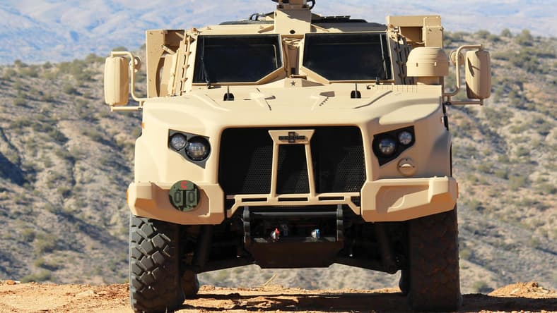 facebook-Linked_Image___Oshkosh-JLTV-front-view-01