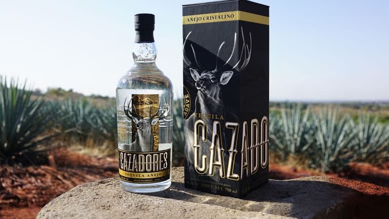 FY19_Cazadores_Agave-Lifecycle_Agave-Field-Cristalino-With-Box