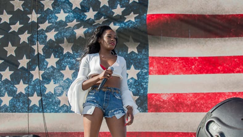 np020116_Azealia_Trump.jpg