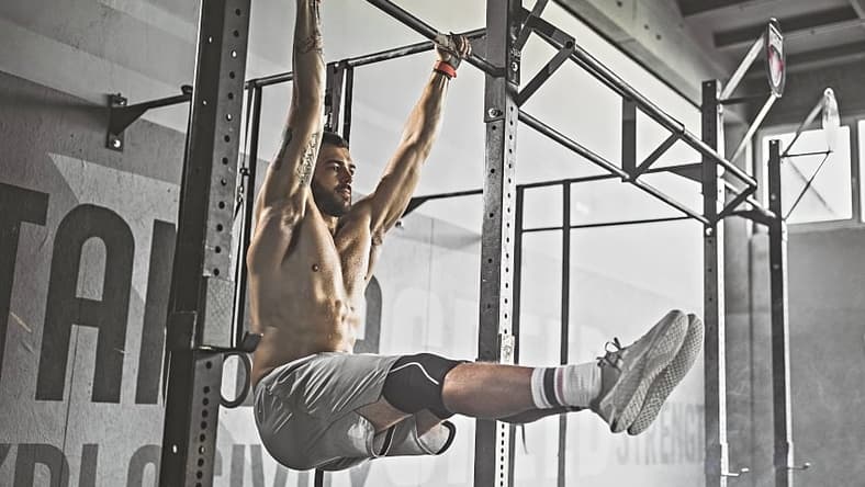 gym-workout-pullups-GettyImages-1093939052 (1)