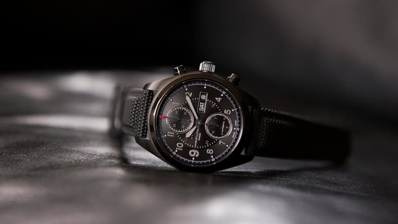 H71626735 Khaki Field Auto Chrono Lifestyle 1