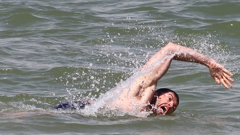 hugh-jackman-saves-beach-main.jpg