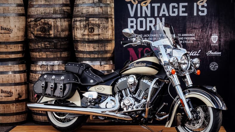 JD - Indian Chief Vintage Limited Edition - for wire (1).jpg