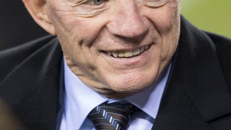 Jerry_Jones_2015_(2).jpg
