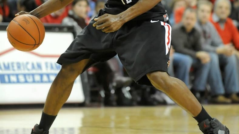 Kawhi Leonard.jpg