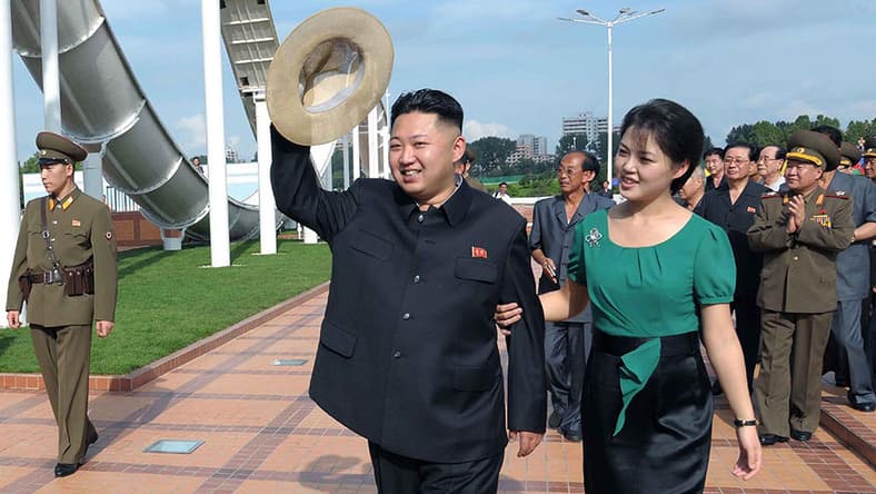 Kim Jong Un AP waving