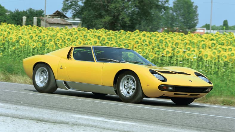 Lamborghini Miura yellow right side.jpg